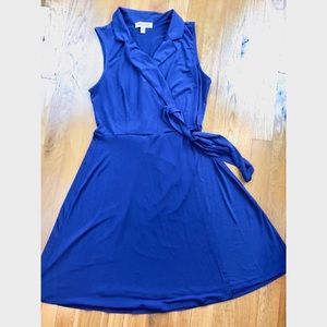 👗 Faux wrap knee length dress